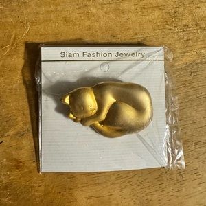 Siam Fashion Jewelry Gold Tone Cat Brooch